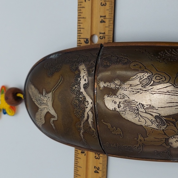 Vintage Chinese Brass glass case & tassels. With Deity, Fortune Kid & Crane. - Picture 6 of 9